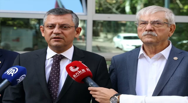 CHP Genel Başkan adayı Özel, DİSK’i ziyaret etti: