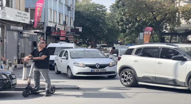 Bakırköy’de yayalara yol vermeyen sürücülere ceza kesildi