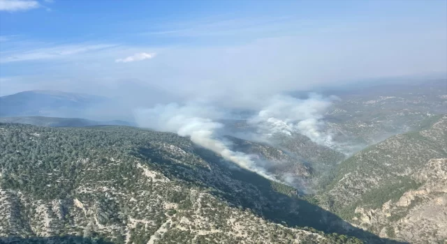 Burdur’da Karanlıkdere Kanyonu’ndaki orman yangınına müdahale sürüyor