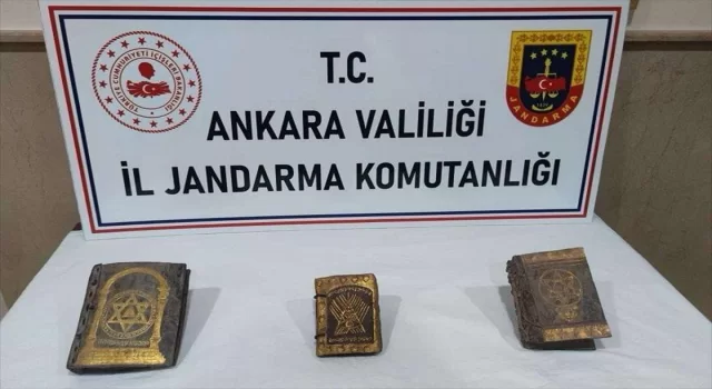 Ankara’da 13. yüzyıla ait olduğu değerlendirilen İbranice 3 kitap ele geçirildi