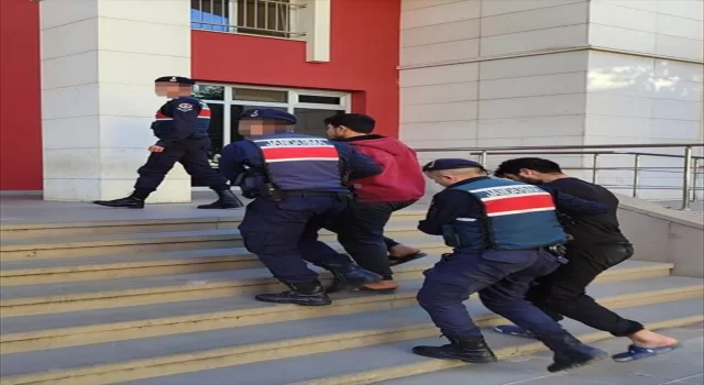 Manisa’da terör örgütü PKK/KCK’ya yönelik operasyonda yakalanan 2 kişiden biri tutuklandı