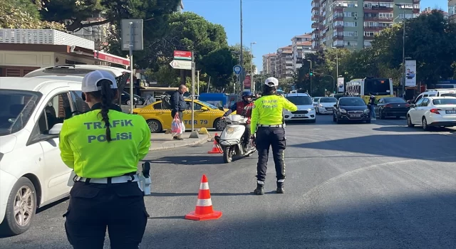 Kadıköy’de dron destekli kırmızı ışık ihlali denetimi yapıldı