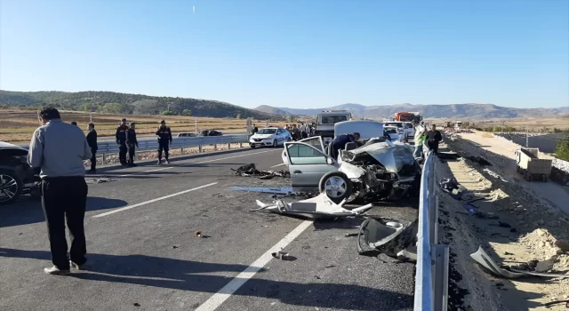 Çorum’da iki otomobilin çarpıştığı kazada 1 kişi öldü, 2 kişi yaralandı