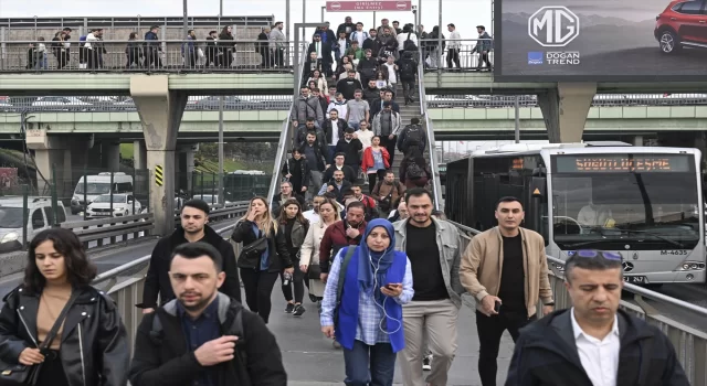 İstanbul’da haftanın ilk günü trafik yoğunluğu yaşanıyor