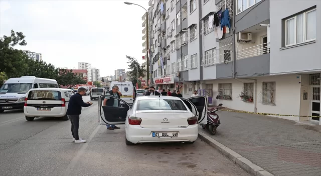 Adana’da aracında silahlı saldırıya uğrayan kişi ağır yaralandı