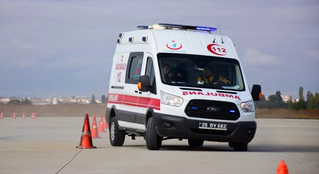 Eskişehir’de uygulamalı ”Ambulans Sürüş Güvenliği Eğitici Eğitimi” başlatıldı