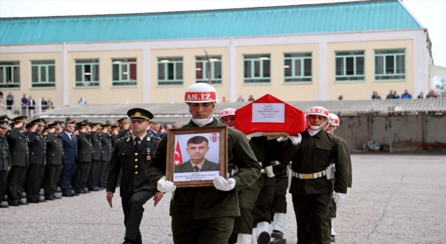 Edirne’de askeri araç kazasında şehit düşen Uzman Çavuş Merzifonluoğlu’nun naaşı, memleketi Çankırı’ya uğurlandı