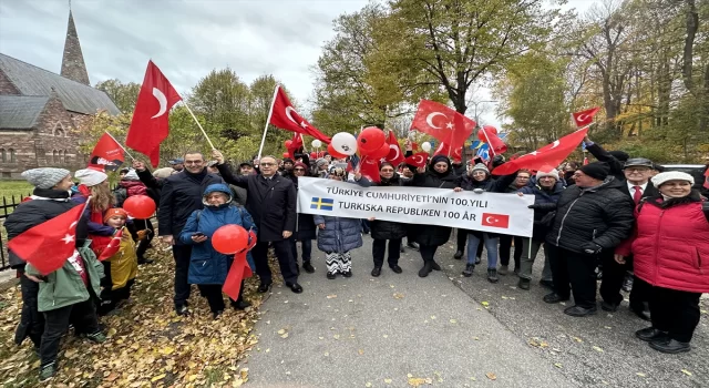 Stockholm’de Cumhuriyet’in 100. yılı bayrak yürüyüşü ile kutlandı