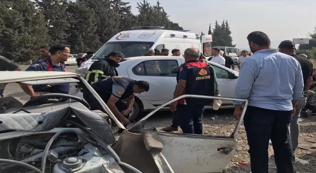 Hatay’da iki otomobilin çarpıştığı kazada 1 kişi öldü, 6 kişi yaralandı