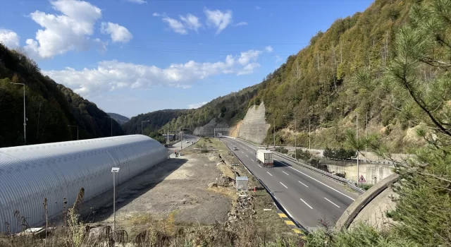 Yenilenen Bolu Dağı Tüneli trafiğe açıldı