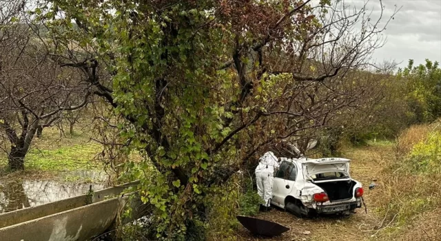 Bursa’da su kanalına çarpan otomobilin sürücüsü öldü