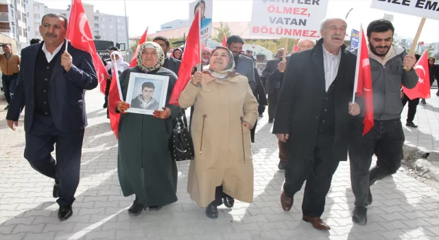 Vanlı aileler HDP İl Başkanlığı önündeki eylemlerini sürdürdü