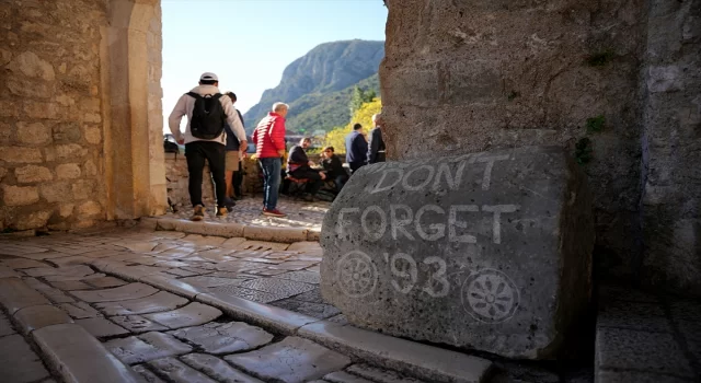 Tarihi Mostar Köprüsü’nün yıkılışının 30. yılında anma töreni düzenlendi