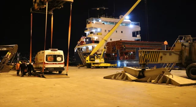 Gazze’ye sağlık malzemeleri taşıyacak gemi İzmir’den yola çıktı