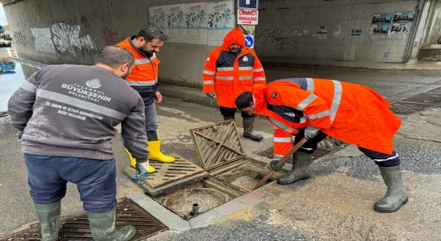 İstanbul’da yağış hayatı olumsuz etkiledi