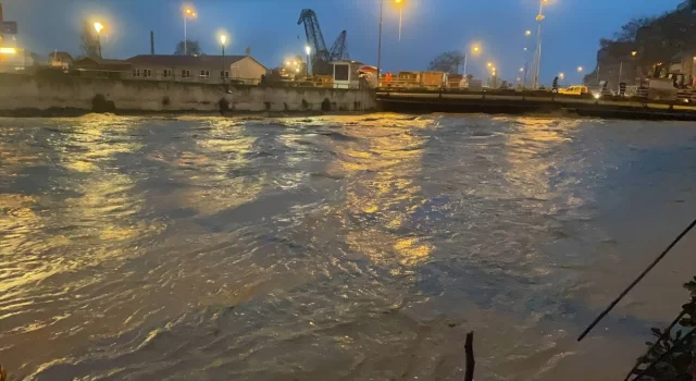 Zonguldak’ta şehir merkezinden geçen iki derede taşma riski