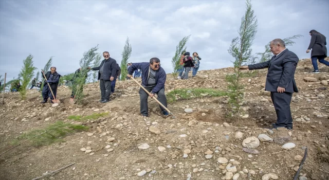 Türkiye’nin ”Geleceğe Nefes Projesi” kapsamında Erbil’de 12 bin fidan dikildi