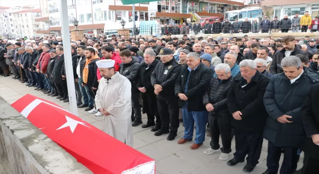 Trafik kazasında hayatını kaybeden polisin cenazesi Yozgat’ta defnedildi