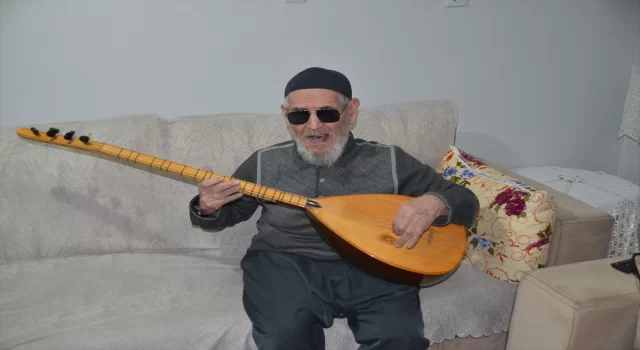 Muş’ta 76 yaşındaki görme engelli Ünver müzik tutkusuyla hayata tutunuyor