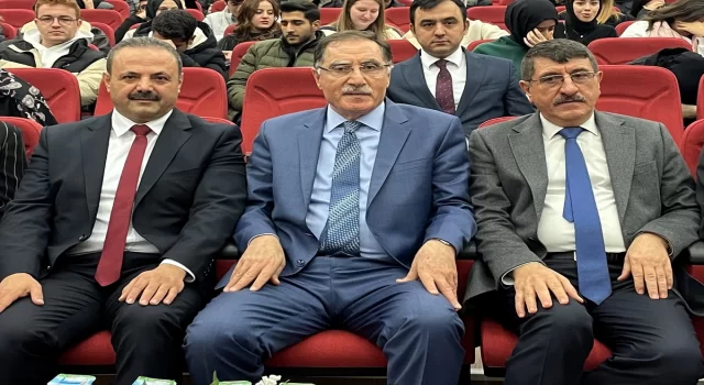 Kamu Başdenetçisi Şeref Malkoç, Aksaray’da üniversite öğrencileriyle bir araya geldi: