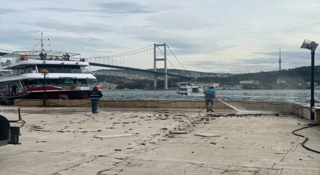 İstanbul’da lodos sebebiyle Büyük Mecidiye Camisi’nin avlusunda hasar oluştu