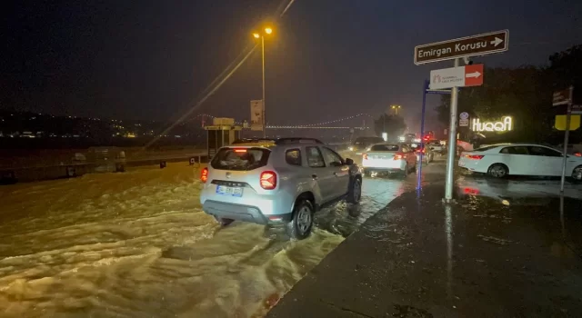 Sarıyer’de sağanak sebebiyle pazar alanını su bastı