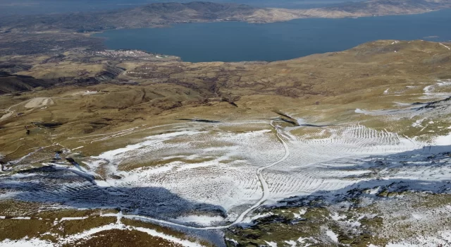 Elazığ’da göl manzaralı kayak merkezi yeni sezon için gün sayıyor