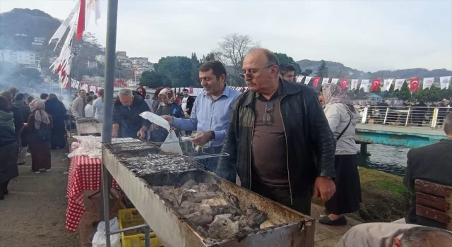 Ordu’da düzenlenen festivalde 10 ton hamsi tüketildi