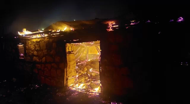 Tunceli’de malzeme deposunda çıkan yangın söndürüldü