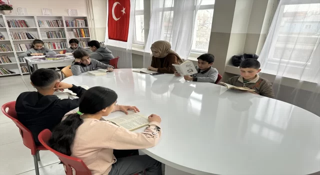 Sedat öğretmen 134 kütüphane kurdu, 579 okula kitap ulaştırdı