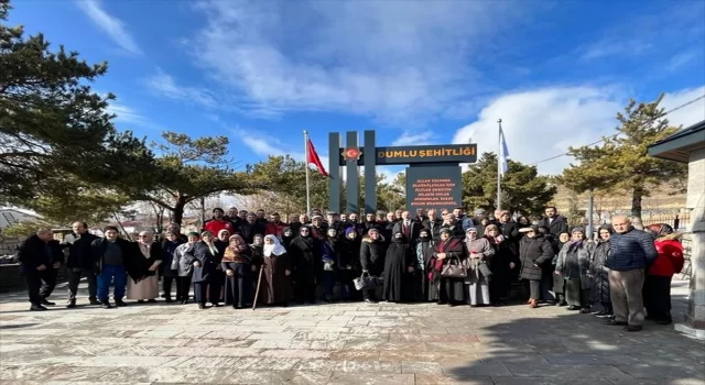 Erzurum’da 57 yıl önce yangında şehit olan 65 asker mezarları başında anıldı