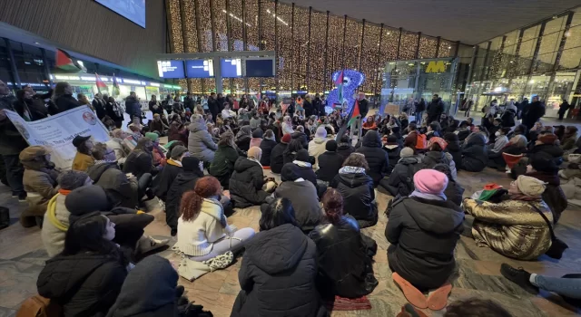 Hollanda’da tren istasyonlarında Filistin’e destek için oturma eylemleri yapıldı