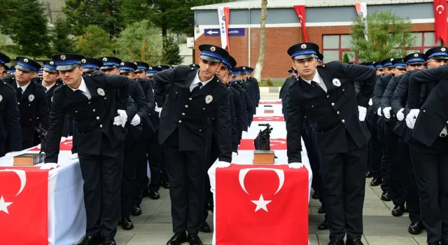 Karadeniz’de 3 şehirde eğitimini tamamlayan 1212 polis adayı yemin etti