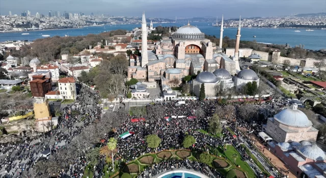 İstanbul’da İsrail’in Gazze’ye yönelik saldırıları protesto edildi