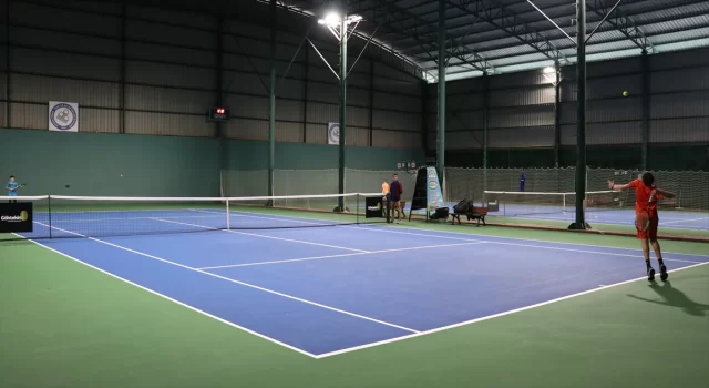 Adana’da 14 Yaş Milli Takım Belirleme Tenis Turnuvası başladı