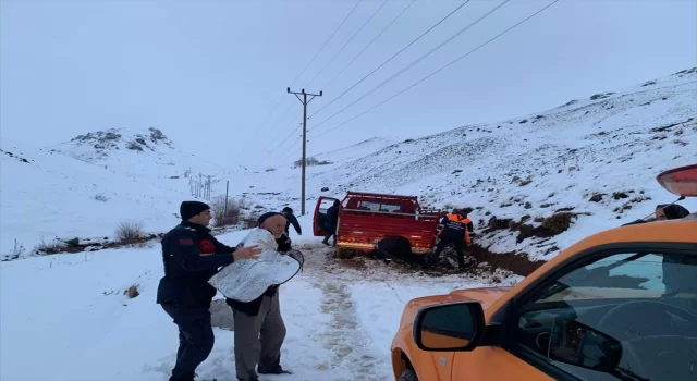 Bayburt’ta karda mahsur kalan 2 kişi kurtarıldı