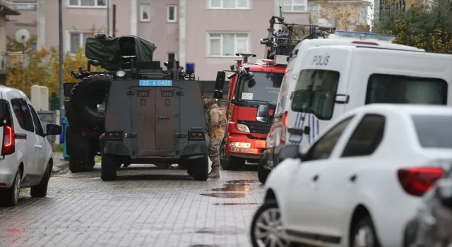 Kırklareli’nde eşini silahla rehin tutan şüpheli eve giren özel harekat polislerince gözaltına alındı