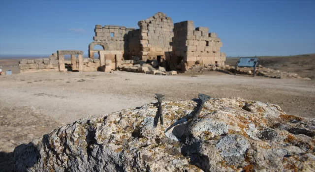 Diyarbakır’daki Zerzevan Kalesi’nde 1800 yıllık ameliyat aletleri bulundu 