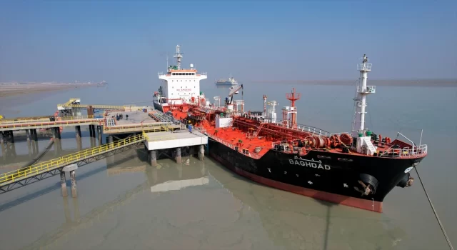 Irak, Gazze için 10 milyon litre akaryakıt yüklü gemi gönderdi