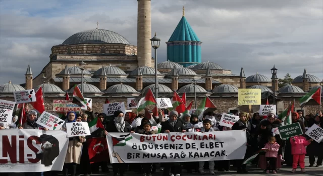 Konya’da İsrail’in Gazze saldırıları, ”Kefenli Direniş” etkinliğiyle protesto edildi