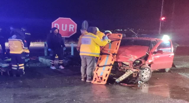 Edirne’de iki otomobilin çarpıştığı kazada 1 kişi öldü, 5 kişi yaralandı