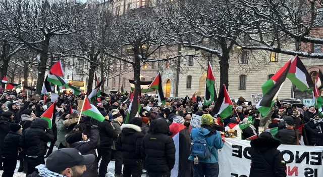 İsveç’te İsrail  Büyükelçiliği önünde İsrail’in Gazze saldırıları protesto edildi 