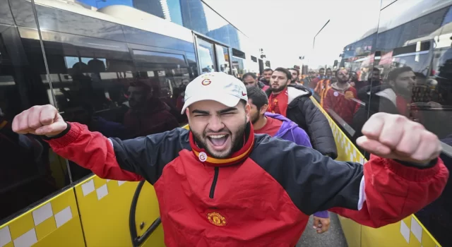 Galatasaray taraftarı derbi için Kadıköy’e gitti