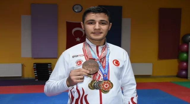 Zayıflamak için başladığı kick boksta dünya kupası üçüncülüğüne uzandı