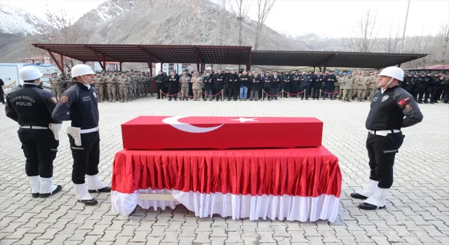 Hakkari’de kalp krizi sonucu vefat eden polis memuru için merasim düzenlendi