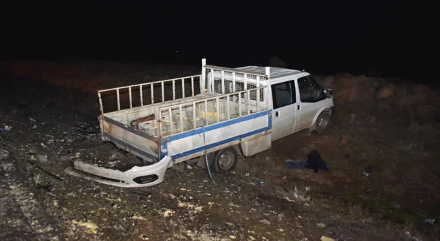 Diyarbakır’da otomobilin kamyonete çarpması sonucu 3 kişi öldü, 3 kişi yaralandı