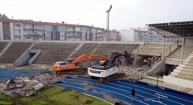 Aydın’daki Adnan Menderes Stadyumu yıkılıyor