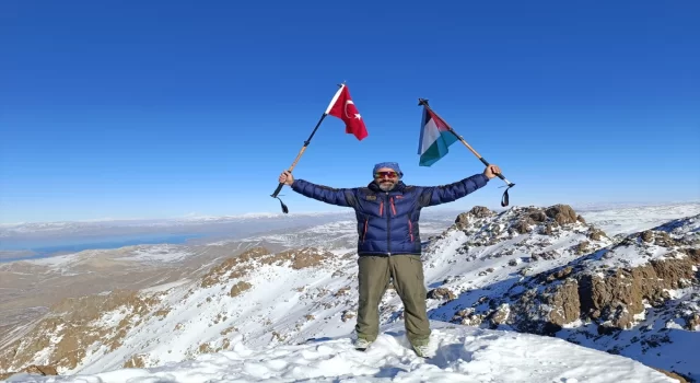 Van’da dağcılar Filistinlilere destek amacıyla zirve tırmanışlarını sürdürüyor