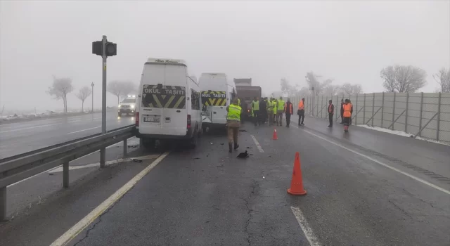 Bitlis’te zincirleme trafik kazasında 20 kişi yaralandı