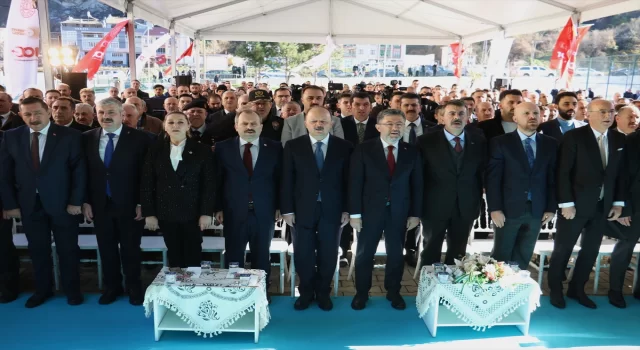 Kastamonu’da yardımsever ailenin yaptırdığı meslek lisesi ve mesleki eğitim merkezi açıldı (1)